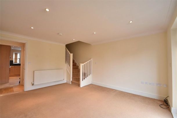 3 bedroom link detached house to rent - Photo 1