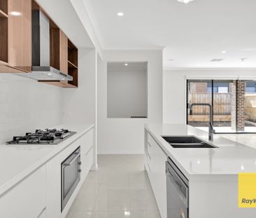 Immaculate Family Living in the Heart of Tarneit - Photo 5