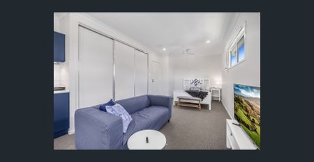 FURNISHED STUDIO APARTMENT - Photo 2