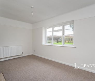 3 bedroom bungalow to rent - Photo 4