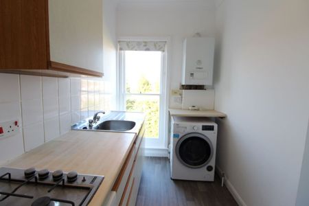 Paddockhall Road, Oakdene Paddockhall Road, RH16 - Photo 2