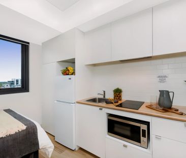 Signature Studio Apartment - Queen Bed - Photo 5