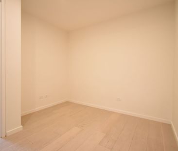 "Industry" Newtown One Bedroom + Huge Size Private Roof Top - Photo 3