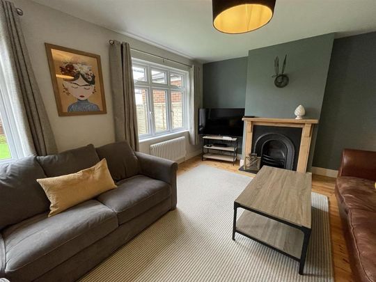 3 bedroom semi-detached house to rent - Photo 1