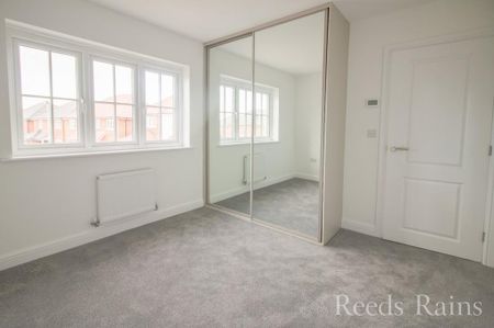 3 bedroom detached house to rent - Photo 3