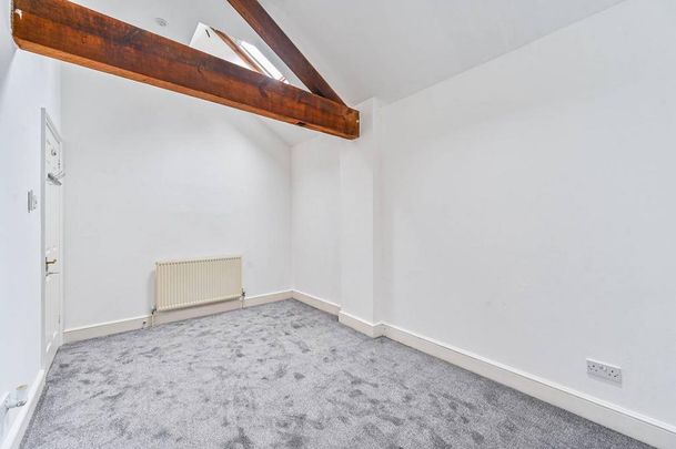 3 bedroom end of terrace house to rent - Photo 1