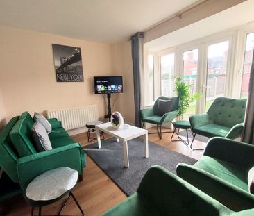 3 Bed Terraced House, Firedrake Croft, CV1 - Photo 3