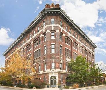 BEAUTIFUL 2 BDRM CORNER LOFT UNIT IN THE COVETED ARGYLE LOFTS! - Photo 2