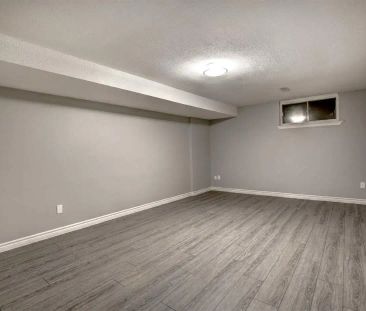 200 Lakeshore Rd. W. — 2 Bedroom Townhouse - Photo 1