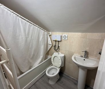 Room in a Shared House, Quadrant Road, CR7 - Photo 5