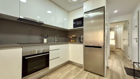 Modern New Apartment in the Heart of Alicante - Photo 2