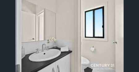 Moments from the beach - where every day is a holiday - Photo 2