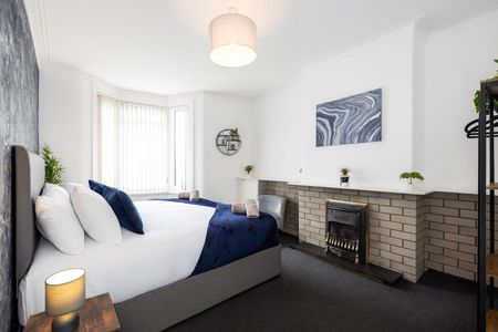 6 Bed Semi-Detached House, Breeze Hill, L9 - Photo 2