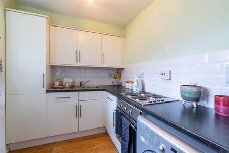 2 bed apartment to rent in Lonsdale Court, Jesmond, NE2 - Photo 4