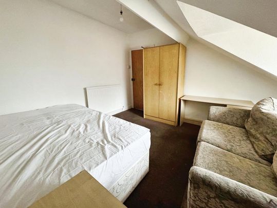 1 bedroom in a house share to rent - Photo 1