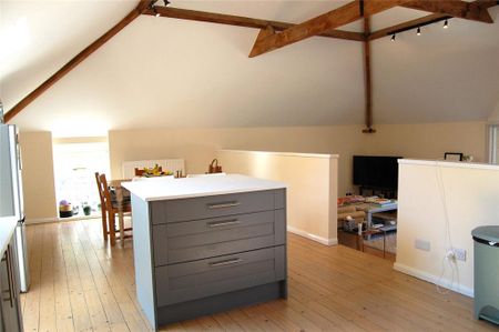 3 bedroom barn conversion to rent - Photo 3