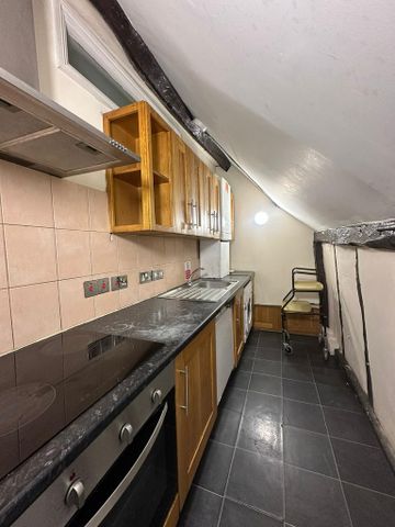 2 bedroom flat to rent - Photo 3