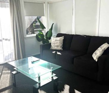 Family Living - Photo 2