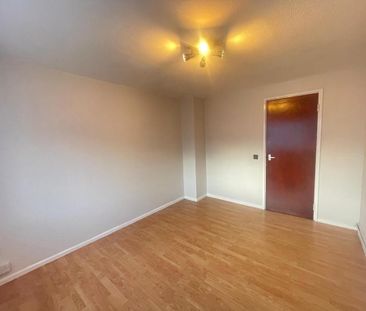 3 bedroom apartment to rent - Photo 4