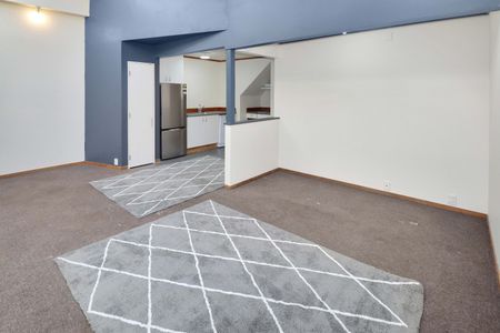 3-Bedroom Apartment in the Heart of Te Aro - Photo 2