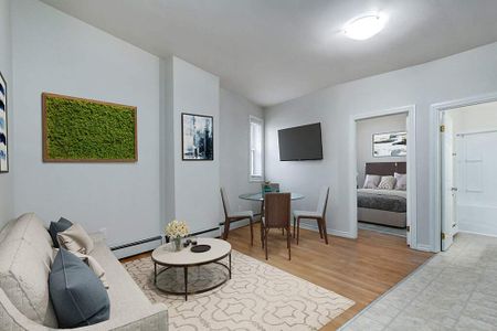 Renovated Suite - 1 Bedroom - Photo 3