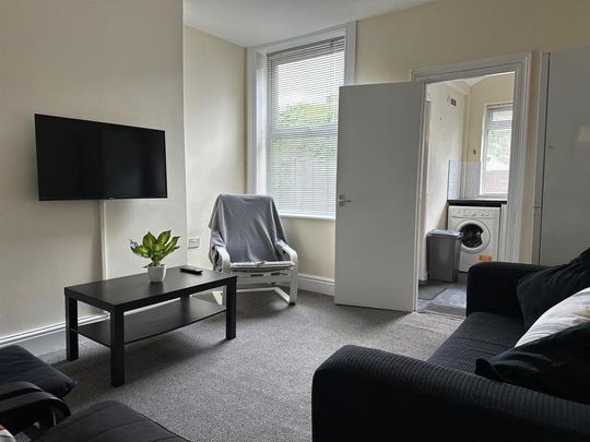 3 bedroom terraced house to rent - Photo 1