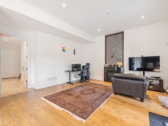 For Lease - 267 Empress Avenue Unit# Bsmt, Toronto, Ontario - Photo 1