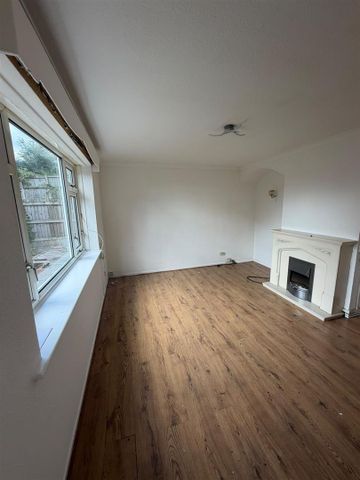 Nevis Grove, Bolton BL1, London - Photo 3