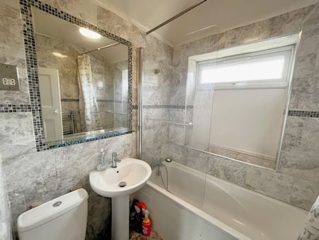 1 Bed Flat, Wood End Close, UB5 - Photo 5