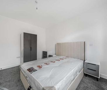 Hmo Eighth Avenue, Aylesbury, HP21 - Photo 5