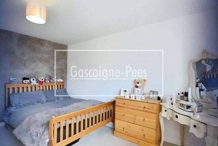 Bracknell, RG12 - Photo 4