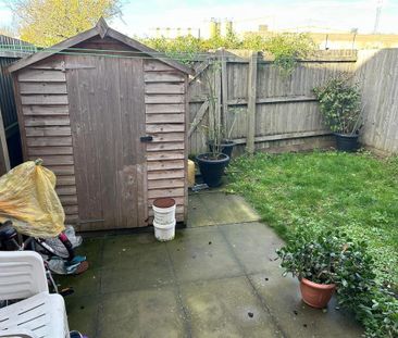 2 bedroom townhouse to rent - Photo 3