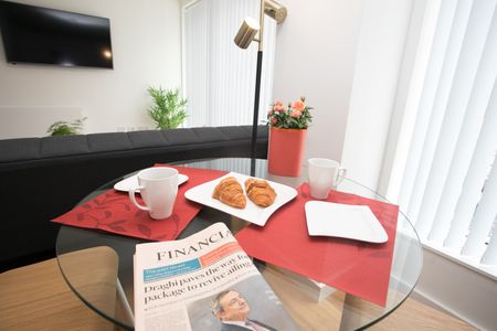 2 Bed Flat, Goswell Road, EC1V - Photo 3