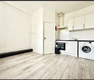 Studio Flat, Romford Road, E7 - Photo 1