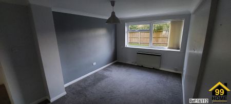 1 bed Flat in York Close , Horsham, RH13 5PH - Photo 3