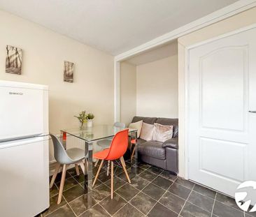 1 bedroom flat to rent - Photo 6