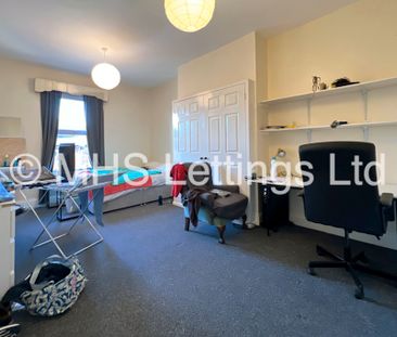 9 Bedroom Mid Terraced House for rent in Hyde Park Road - Photo 4