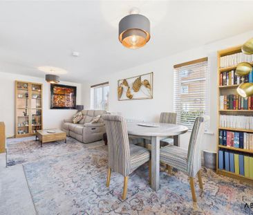 4 bedroom detached house to rent - Photo 3