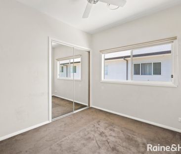 Modern Four Bedroom Townhouse - Photo 4