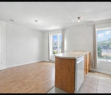 Condo 4½ à louer – Sainte-Catherine – 1 550 $ - Photo 3