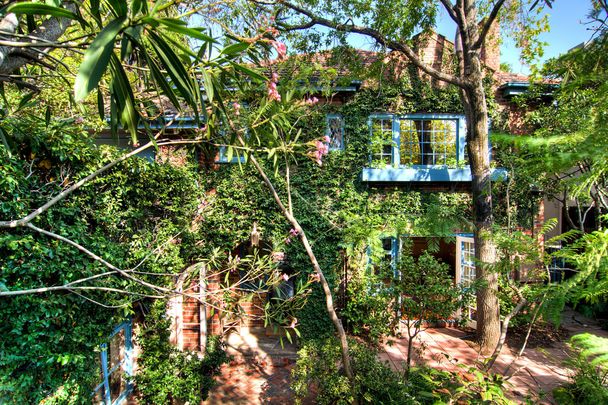Leafy Private Sanctuary in the Heart of Toorak (6-month lease) - Photo 1