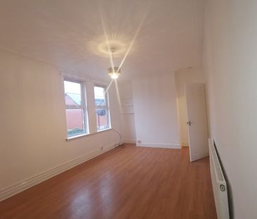 3 Bed Flat, Bentley Lane, LS6 - Photo 3