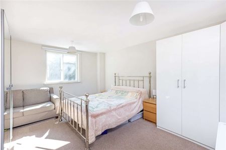 Bushy Park, Hampton Hill, Hampton, Middlesex, TW12 1NE - Photo 2