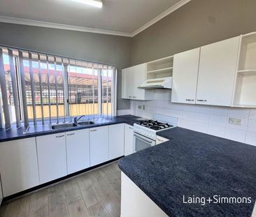 Comfortable two-bedroom granny flat with water usage included - Photo 6