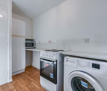 1 bedroom flat to rent - Photo 6
