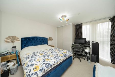 Montmorency Gardens, N11, London - Photo 3