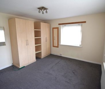 To Let 2 Bed Apartment - Photo 5