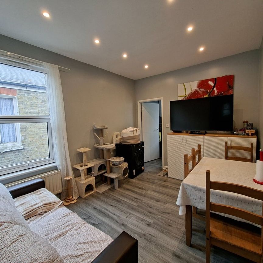 3 Bed Flat, St Ann's Road, N15 - Photo 1