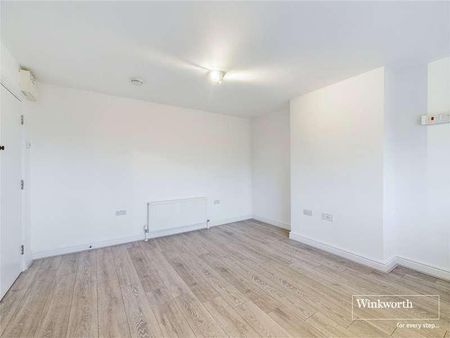 Station Road, First Floor Flat, Hendon, London, NW4 - Photo 2