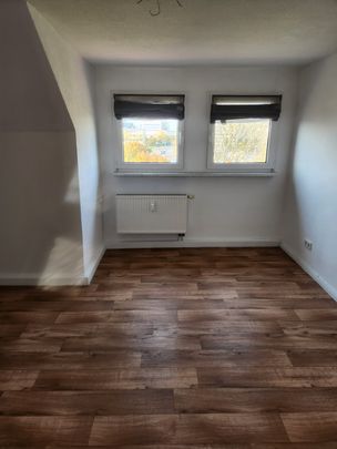 kleine, gemütliche Dachgeschoßwohnung gewünscht? - Foto 1